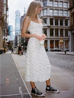 HESPERUS White + Blue Dainty Floral Cotton Corset-Back Summer Dress S/M